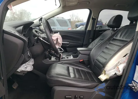 2017 Ford Escape Titanium z USA, uszkodzony, nr VIN 1FMCU9JD3HUC46113